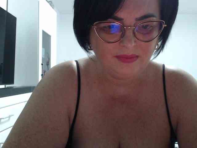 Emyllywhite webcam