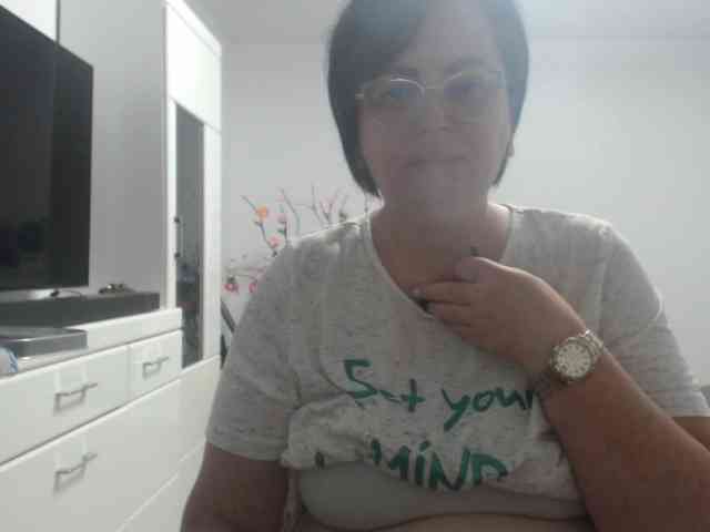 Emyllywhite webcam