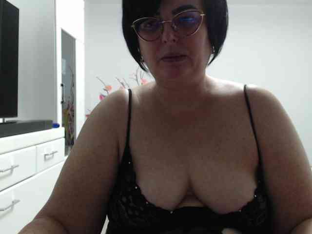 Emyllywhite webcam