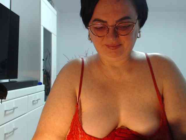 Emyllywhite webcam