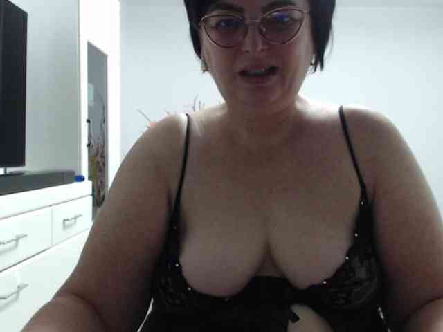 Emyllywhite webcam