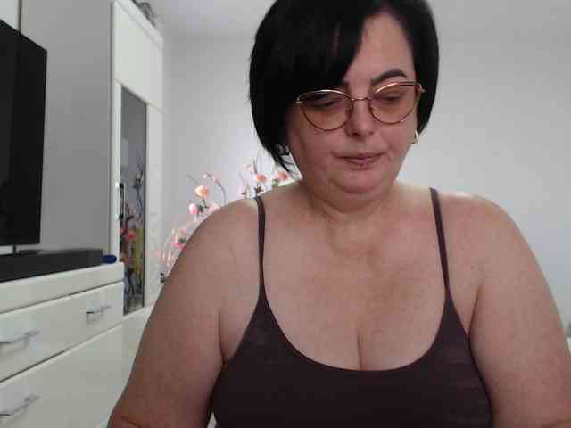 Emyllywhite webcam