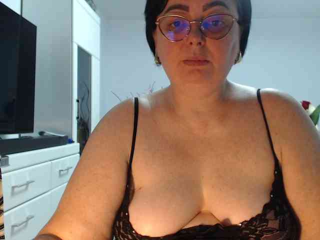 Emyllywhite webcam