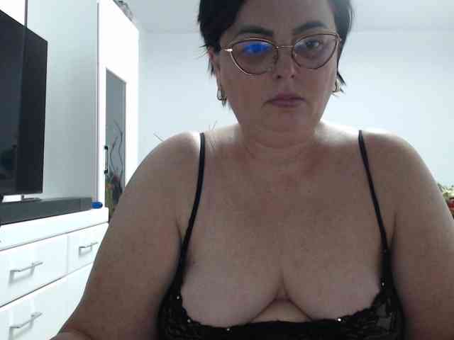 Emyllywhite webcam