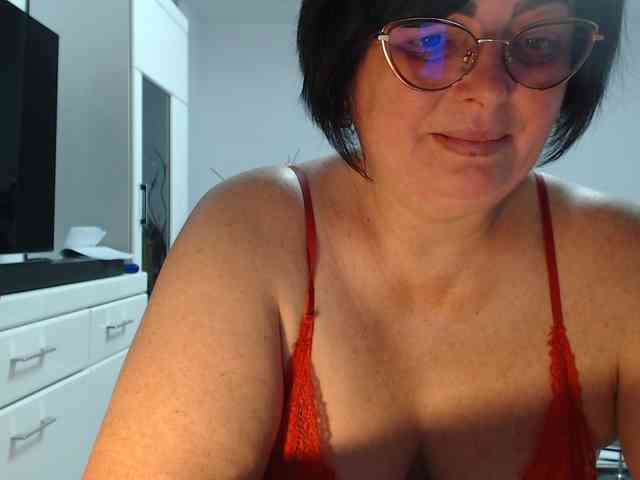 Emyllywhite Emyllywhite