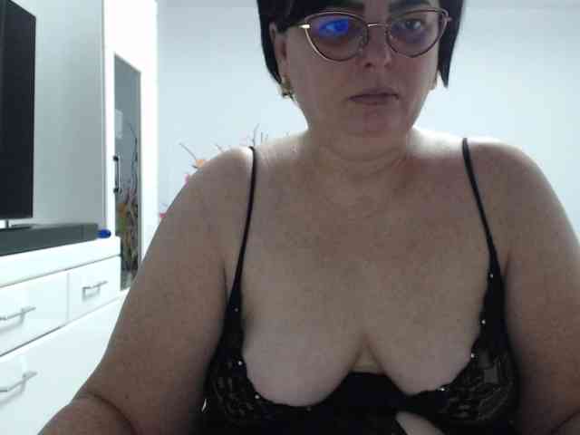 Emyllywhite webcam