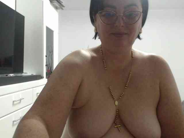 Emyllywhite webcam
