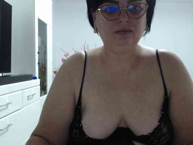 Emyllywhite webcam