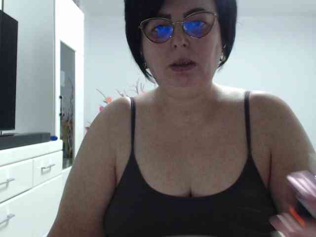 Emyllywhite webcam