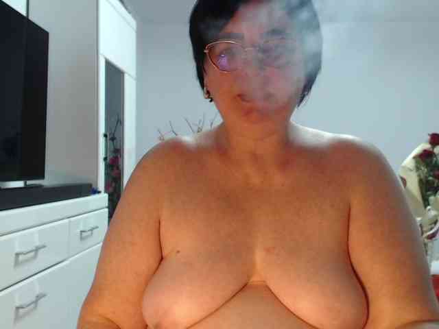 Emyllywhite Emyllywhite