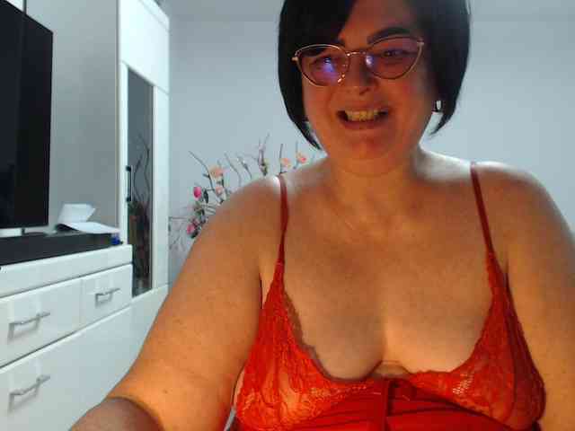 Emyllywhite webcam