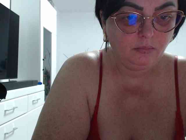 Emyllywhite webcam