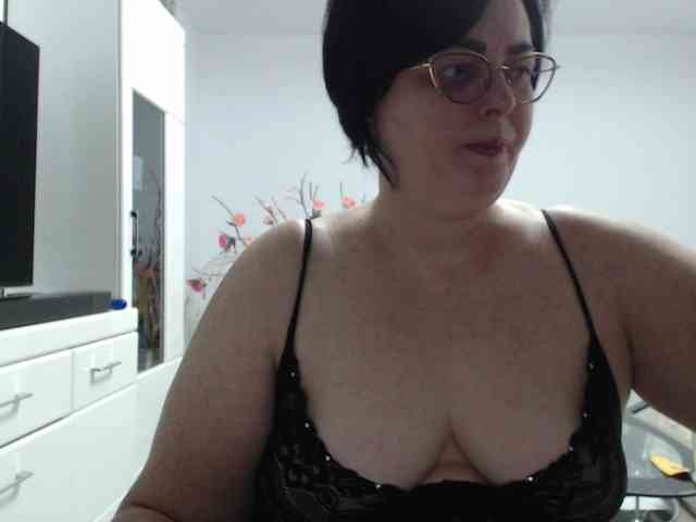 Emyllywhite webcam