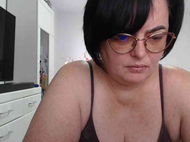 Emyllywhite webcam