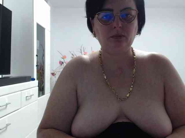 Emyllywhite webcam