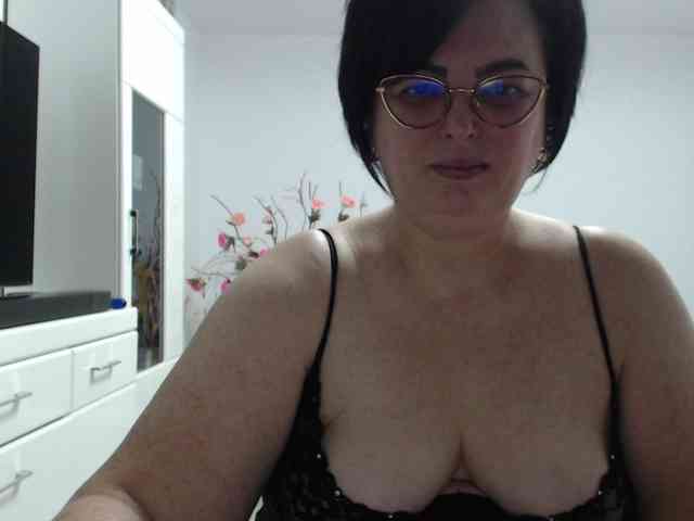 Emyllywhite webcam
