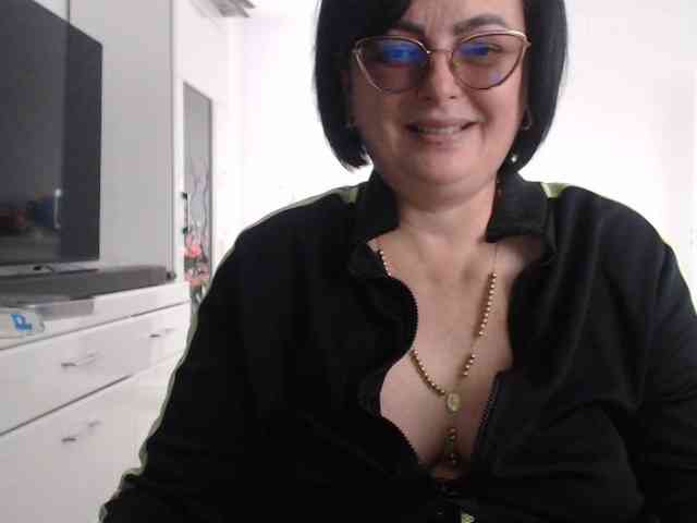 Emyllywhite Emyllywhite