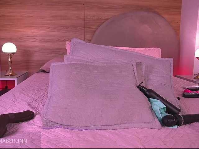 sexy-danna's BongaCams show and profile