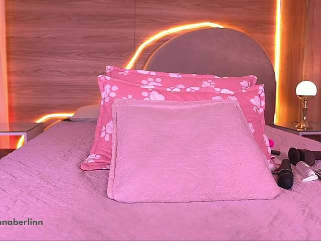 sexy-danna's BongaCams show and profile