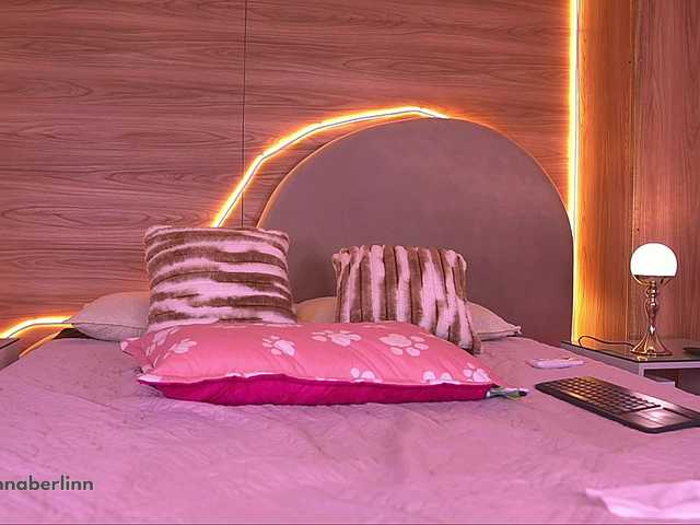 sexy-danna's BongaCams show and profile