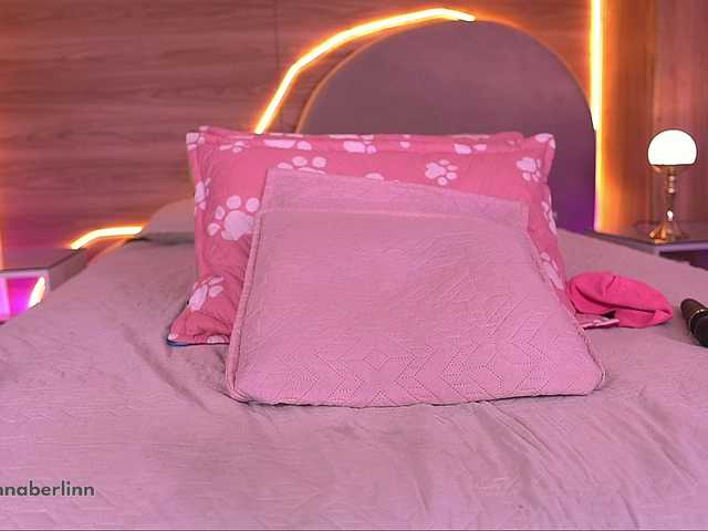 sexy-danna's BongaCams show and profile