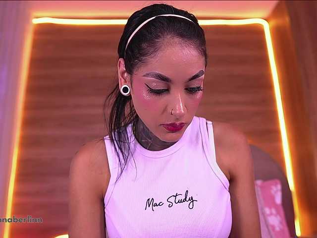 sexy-danna's BongaCams show and profile