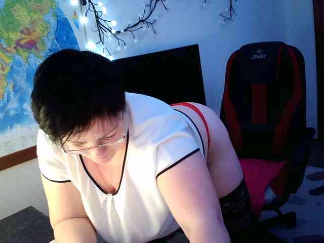 -alenyshka- Live Webcam on BongaCams