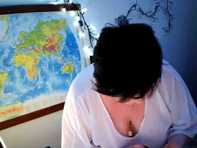 -alenyshka- Live Webcam on BongaCams