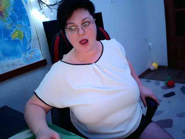 -alenyshka- Live Webcam on BongaCams