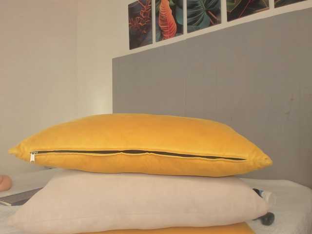 molly-rosse's BongaCams show and profile