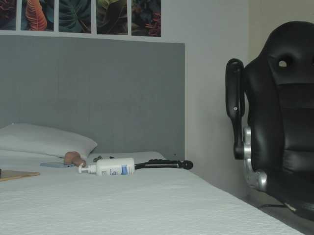 molly-rosse's BongaCams show and profile