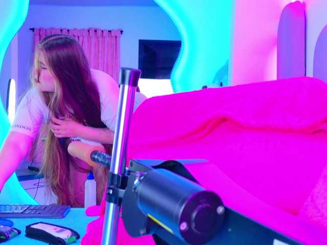 NathaxaLeans's BongaCams show and profile