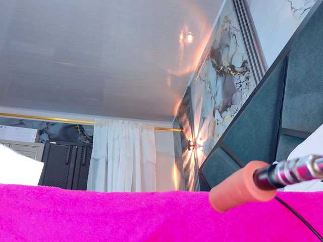 NathaxaLeans's BongaCams show and profile