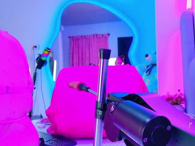 le modèle NathaxaLeans est en webcam porno dans un show sur le site bongacams, il possède les tags suivants: Latino/Hispanic,Brunette,Shaved