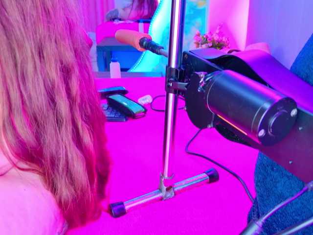 NathaxaLeans's BongaCams show and profile