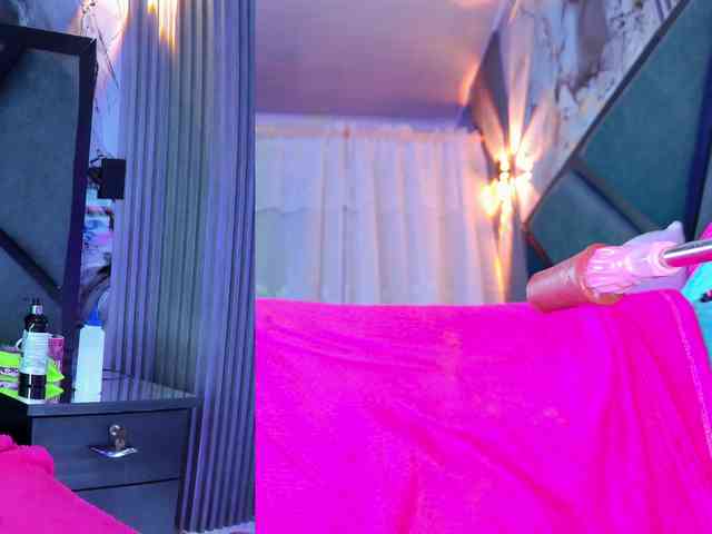 NathaxaLeans webcam