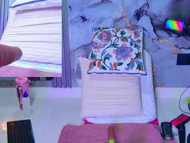 NathaxaLeans webcam