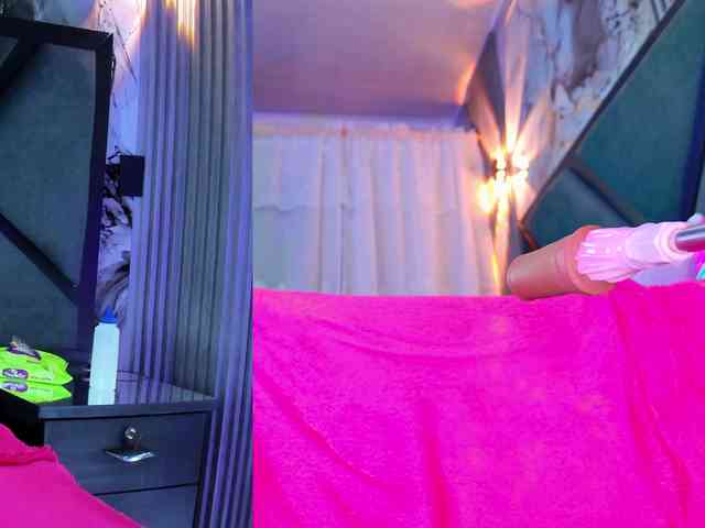 NathaxaLeans webcam