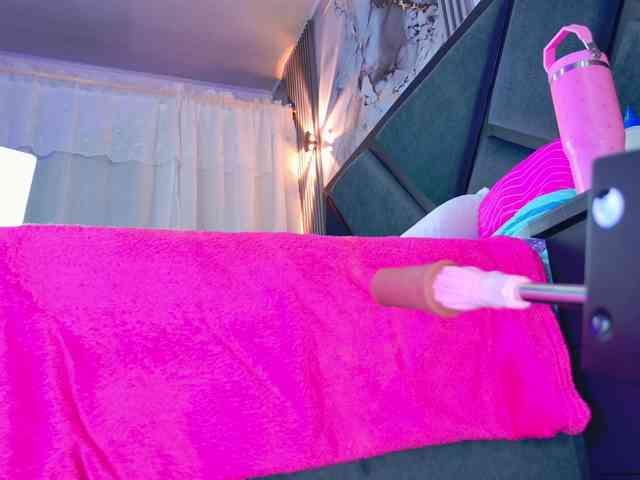 NathaxaLeans webcam