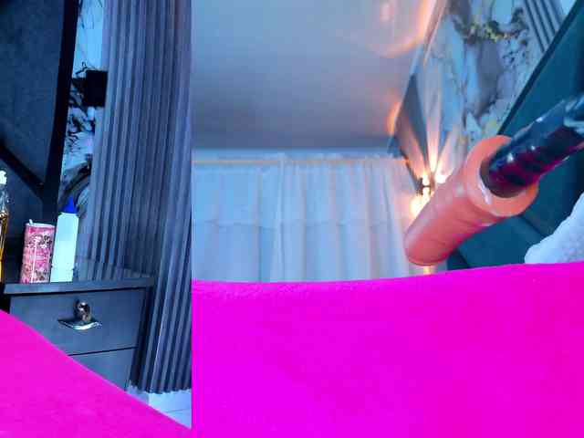 NathaxaLeans Live Webcam on BongaCams