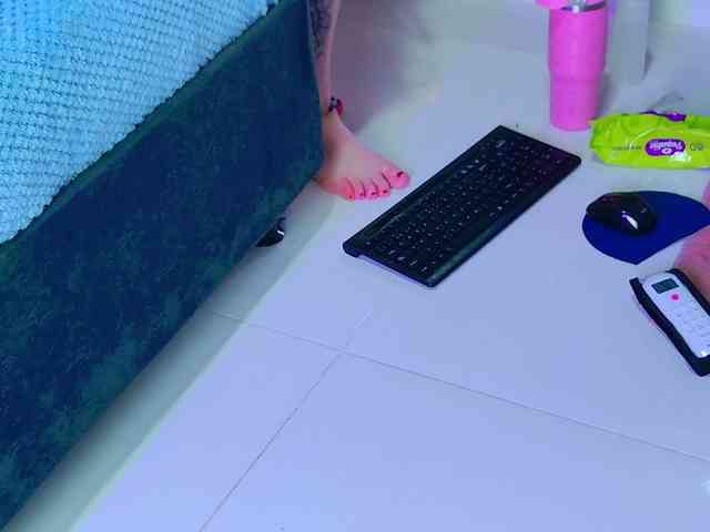 NathaxaLeans webcam