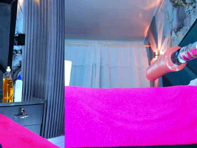 NathaxaLeans Live Webcam on BongaCams