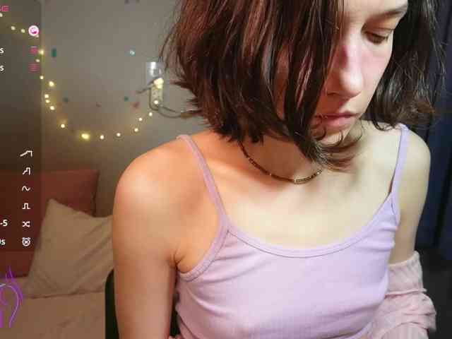 AlicePurring webcam