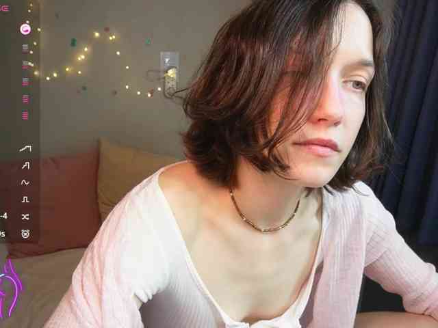 AlicePurring webcam
