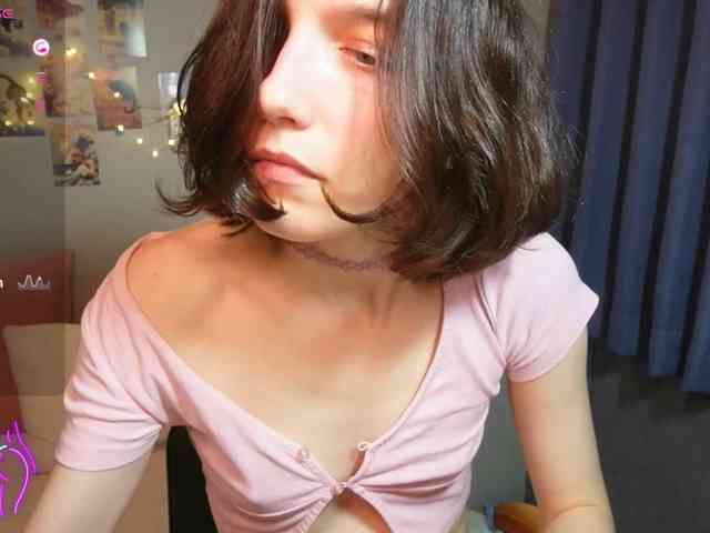 AlicePurring webcam