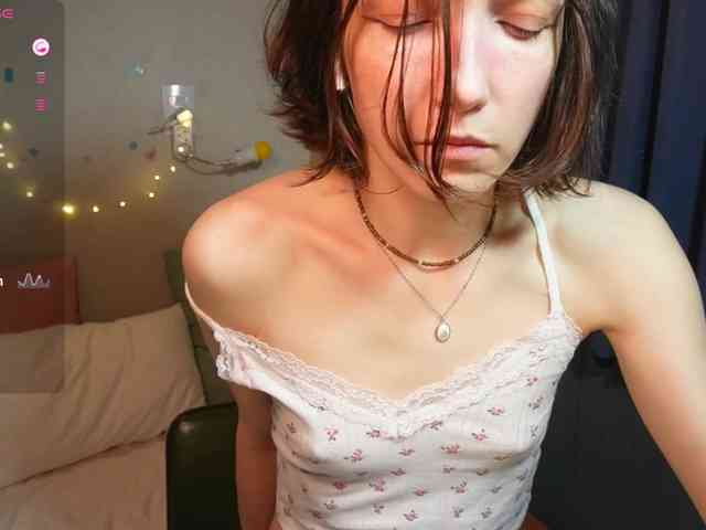 AlicePurring webcam
