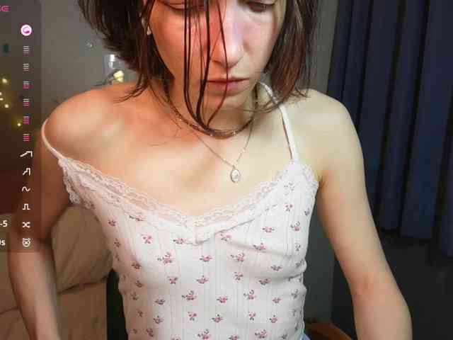AlicePurring webcam