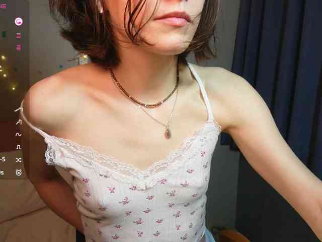 AlicePurring webcam
