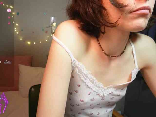 AlicePurring webcam