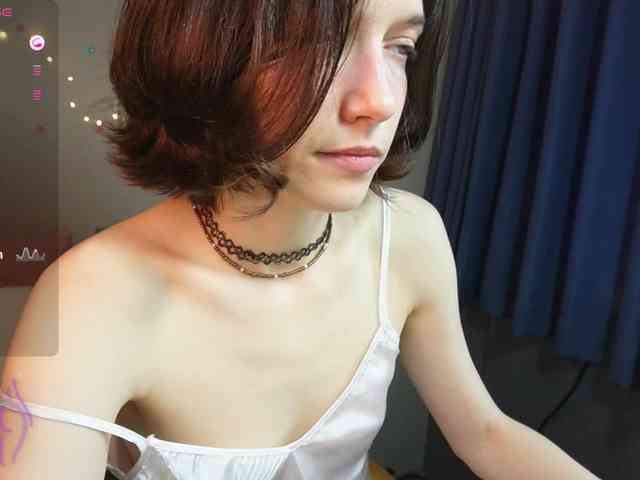AlicePurring webcam